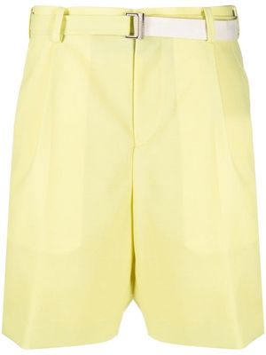 sacai belted-waist bermuda shorts - Yellow