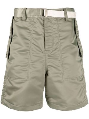 sacai belted-waist detail shorts - Green