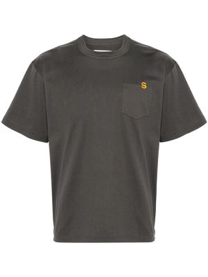 sacai embroidered-logo cotton T-shirt - Grey