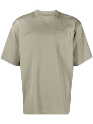 sacai embroidered-logo short-sleeve T-shirt - Green