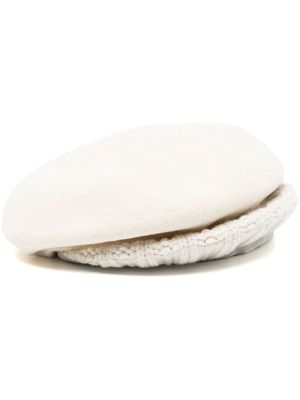sacai knitted baker boy cap - White