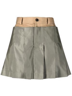 sacai layered pleated shorts - Green