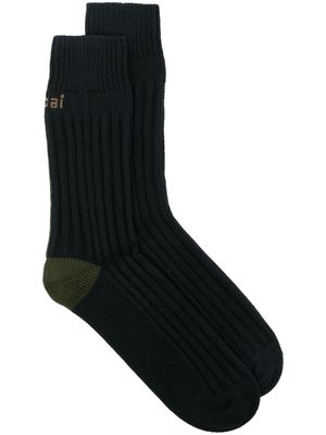 sacai logo intarsia-knit ribbed socks - Black