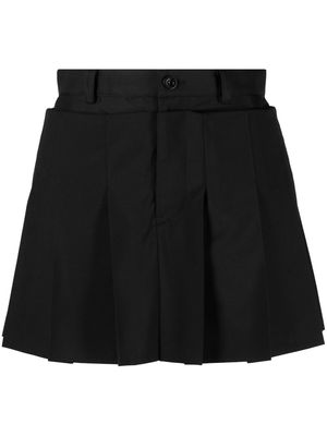 sacai pleat-detail shorts - Black