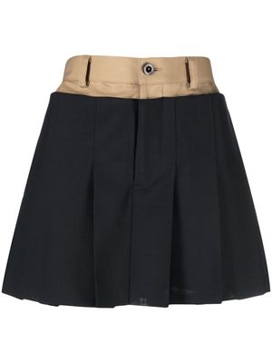 sacai pleat-detail shorts - Blue