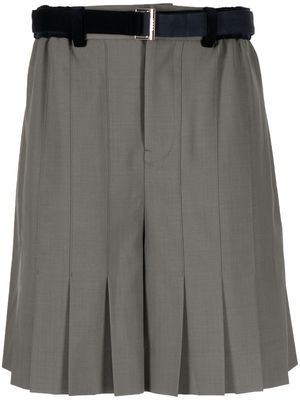 sacai stripe-pattern pleated shorts - Grey