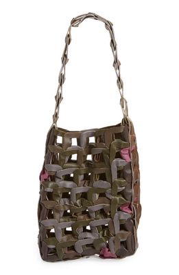 SC103 Medium Links Leather Tote in Wing