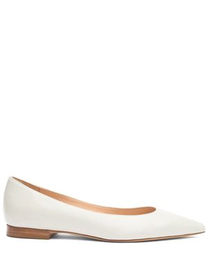 Scarosso Iris pointed-toe leather ballerinas - White