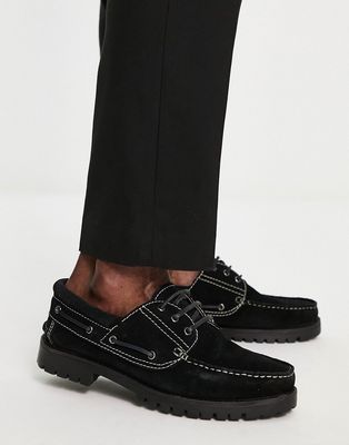 Schuh boat shoes in black suede