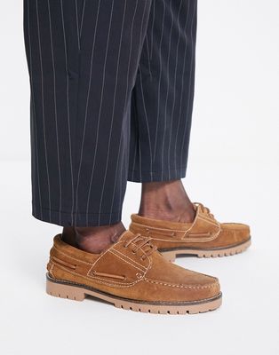 Schuh boat shoes in tan suede-Brown