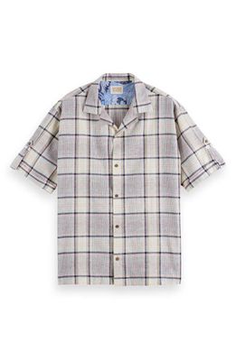 Scotch & Soda Short Sleeve Organic Cotton & Linen Button-Up Camp Shirt in 6039-White/blue Stripe