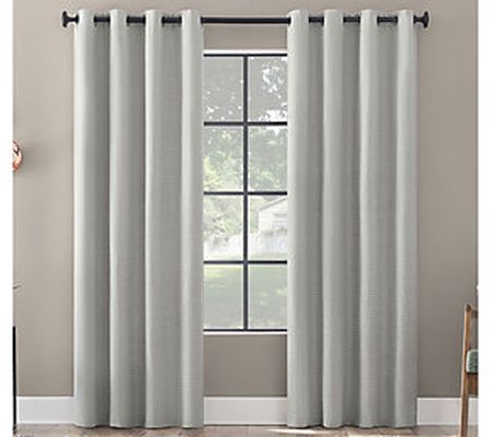 Scott Living Rafaela 100% Blackout Curtain Pane l 50"x96"