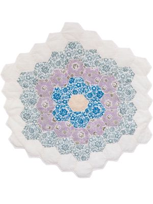 Sea floral-embroidered quilted placemat - White