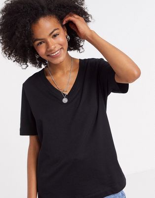 Selected Femme cotton short sleeve v neck T-shirt in black - BLACK
