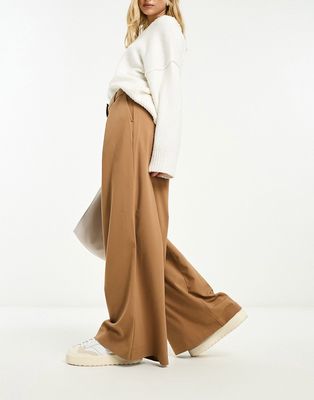 Selected Femme tailored wide leg pants with pleat front in camel-Brown