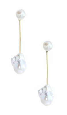 SHASHI Petunia Pearl Earring in Ivory.
