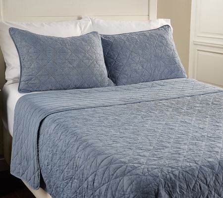 ShWk 2/12 Home Reflections Textured Stonewash Quilt Set -Twin
