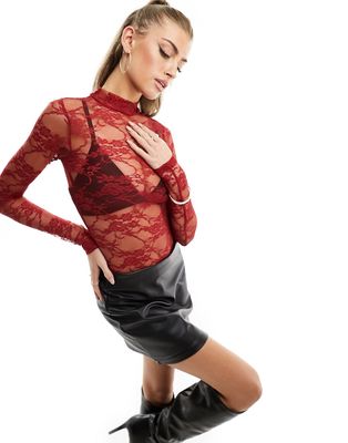 Simmi lace bodysuit in red