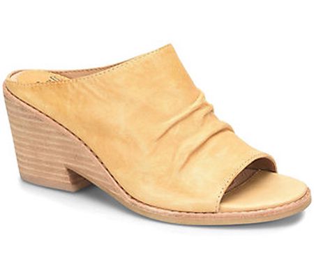 Sofft Ruched Leather Sandal - Strathmore