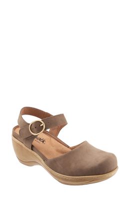 SoftWalk® Mabelle Ankle Strap Clog in Taupe Nubuck