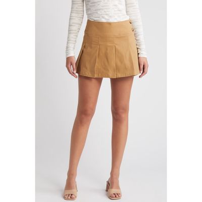 SOMETHING NEW Natalie Pleated Miniskirt in Iced Coffee 