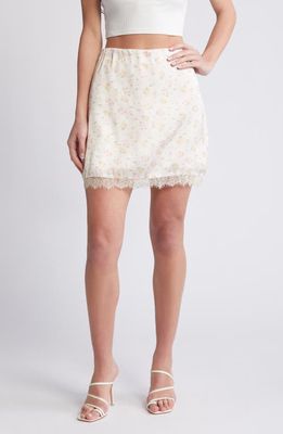 SOMETHING NEW Sally Floral Miniskirt in White Swan Aop Sally 