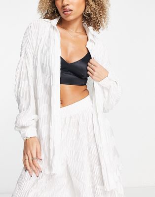 South Beach pleated shirt in white