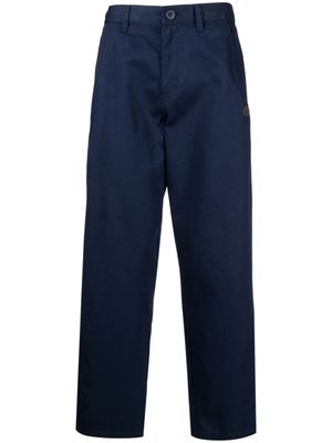 SPORT b. by agnès b. logo-patch chino trousers - Blue