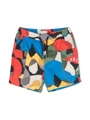 Stella McCartney Kids abstract-pattern swimming shorts - Blue