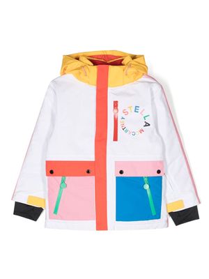 Stella McCartney Kids colour-block logo-print hooded raincoat - White