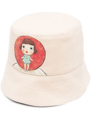 Stella McCartney x Yoshitomo Nara graphic-print bucket hat - Neutrals
