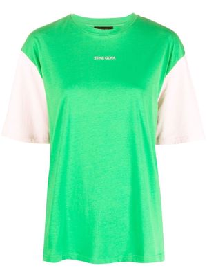 Stine Goya logo-print detail T-shirt - Green