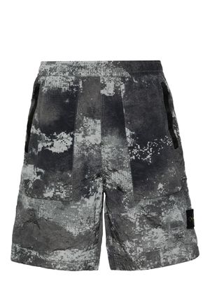 Stone Island D Camo logo-patch shorts - Grey