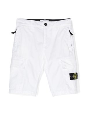 Stone Island Junior Compass-appliqué cargo shorts - White