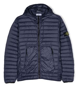 Stone Island Junior Compass-logo quilted jacket - Blue