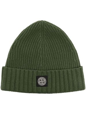 Stone Island Junior compass-patch ribbed-knit beanie - Green