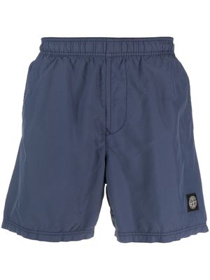 Stone Island logo-patch mini shorts - Blue