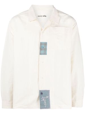 STORY mfg. Greetings patched shirt - Neutrals
