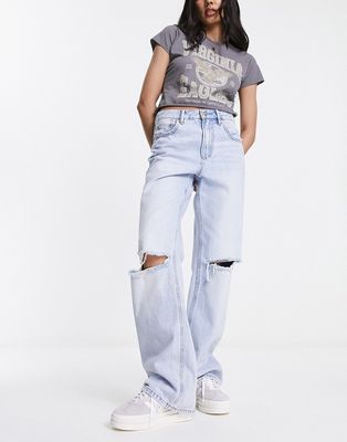 Stradivarius 90s baggy dad jean with rips in medium blue