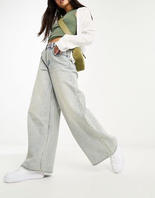 Stradivarius baggy soft touch jean in vintage light wash-Blue