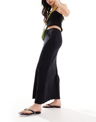 Stradivarius linen look maxi slip skirt in black