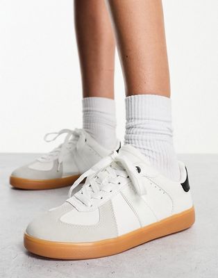 Stradivarius sneakers with gum sole in white