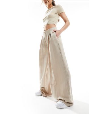 Stradivarius tailored pleated wide leg pants in caramel-Brown