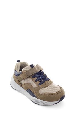 Stride Rite Made2Play Brighton Sneaker in Taupe
