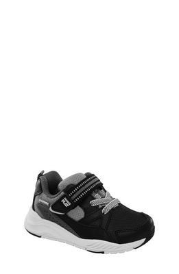 Stride Rite Made2Play Journey 2 Adapt Sneaker in Black