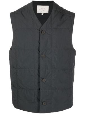 Studio Nicholson buttoned quilted waistcoat - Grey