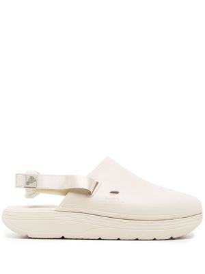 Suicoke Cappo logo-embossed slingback sandals - Neutrals