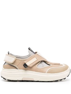 Suicoke Tred logo-patch sneakers - Neutrals