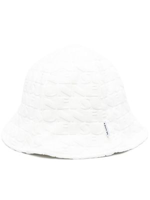 Sunnei embossed-logo bucket hat - White