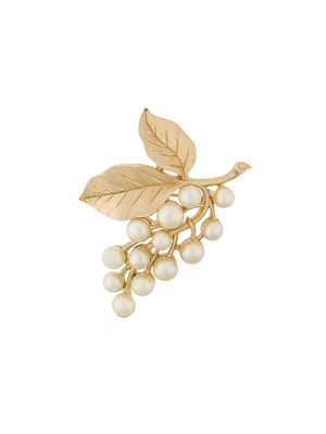 Susan Caplan Vintage 1960s Trifari faux pearl brooch - Gold